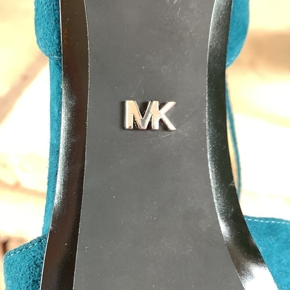 MICHAEL Kors 6.5 blue green suede stiletto heels - Picture 6 of 8